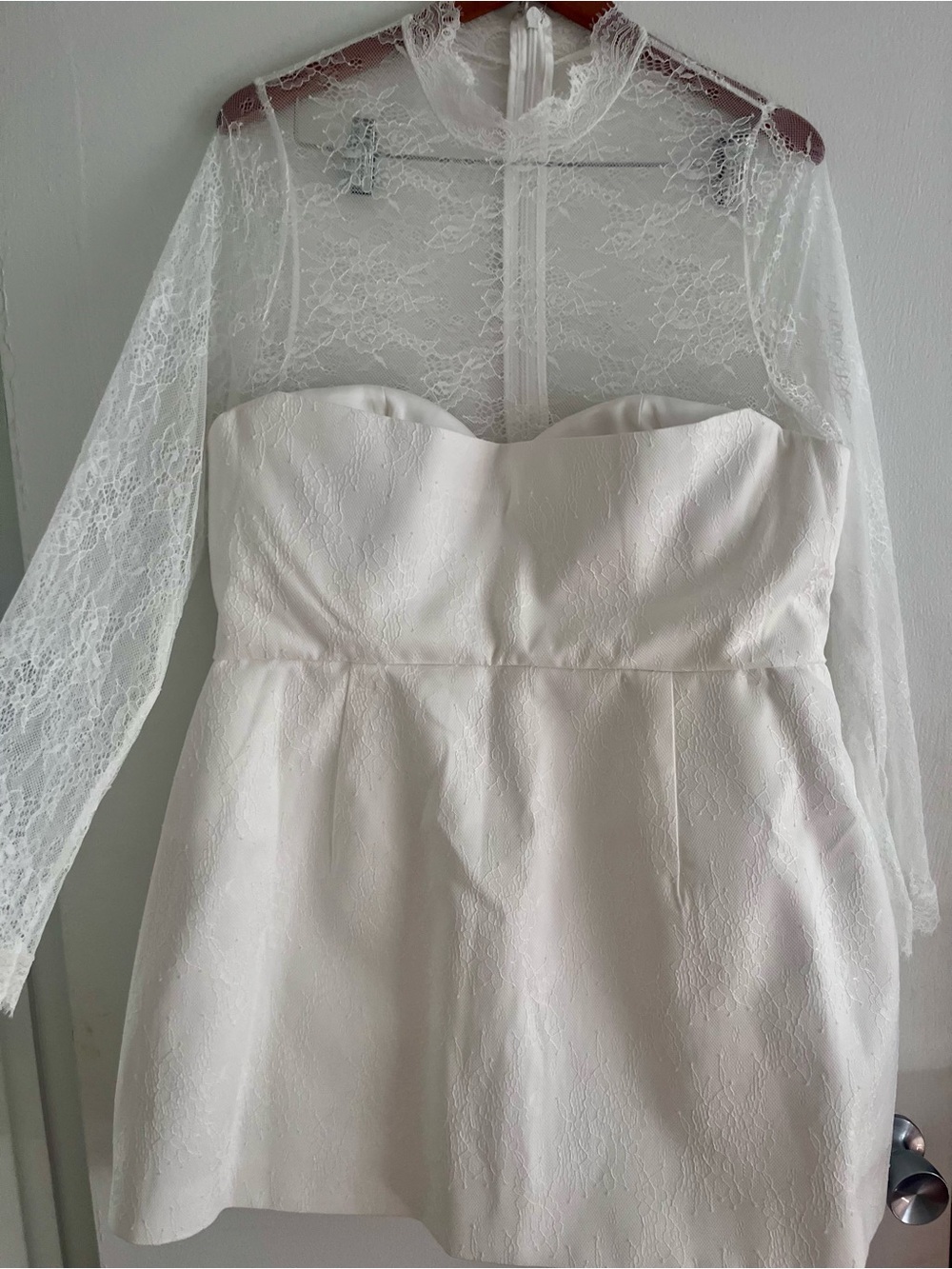 Lace-Detail White Mini Dress with Sweetheart Bodice